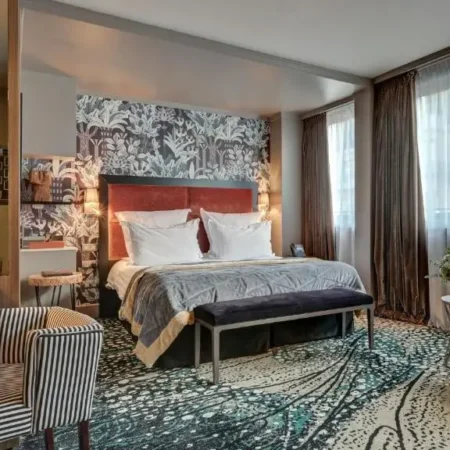 The One Alma Paris