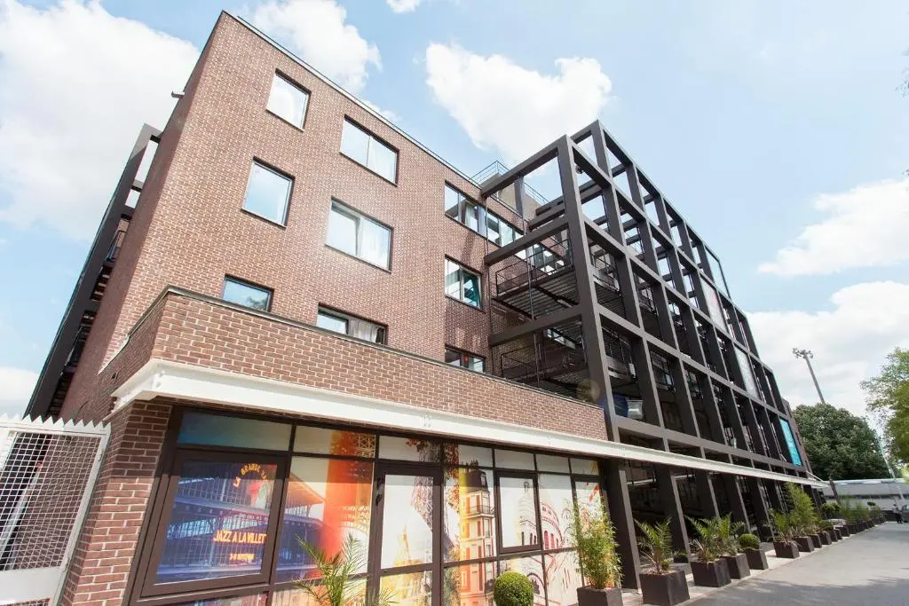 Residence International De Paris.