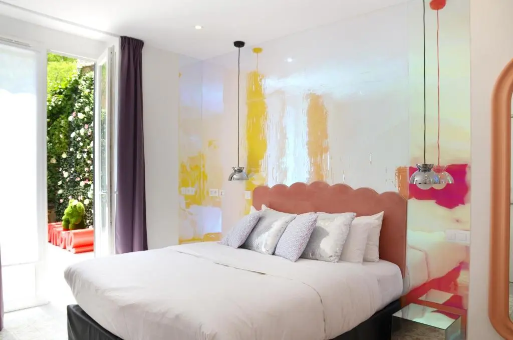 Le Glam’s Hotel
