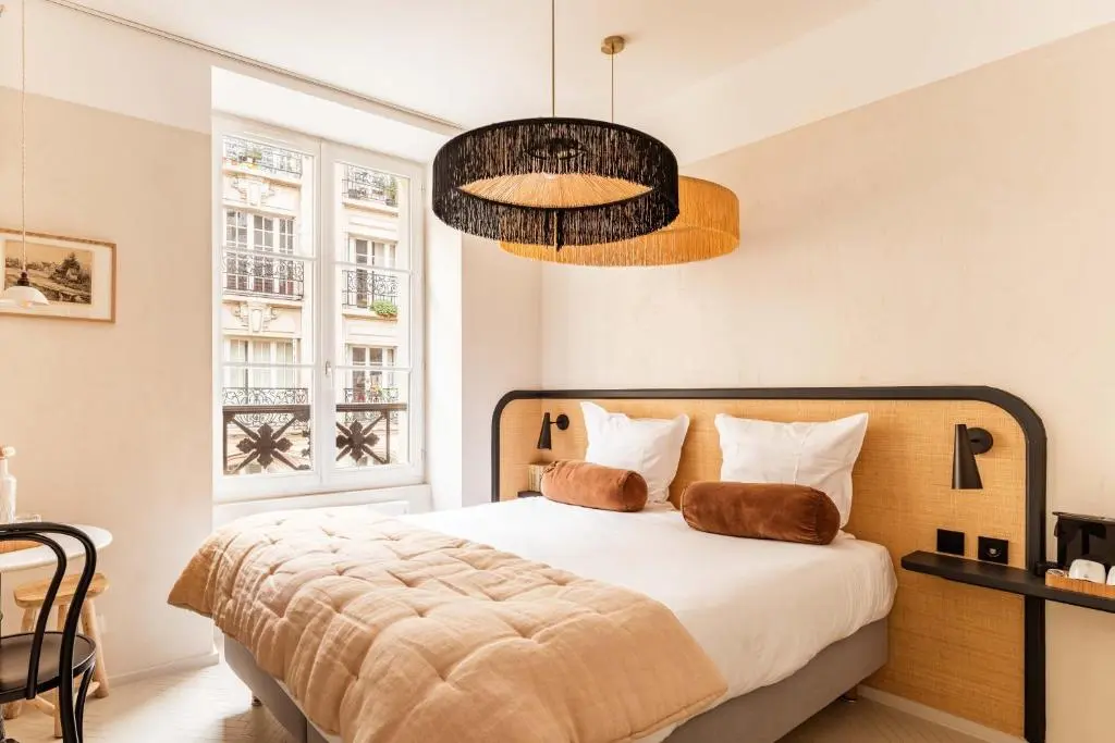 MAISON TRAVERSIERE