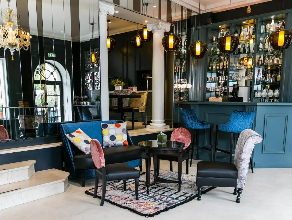 The Neuville hotel Paris
