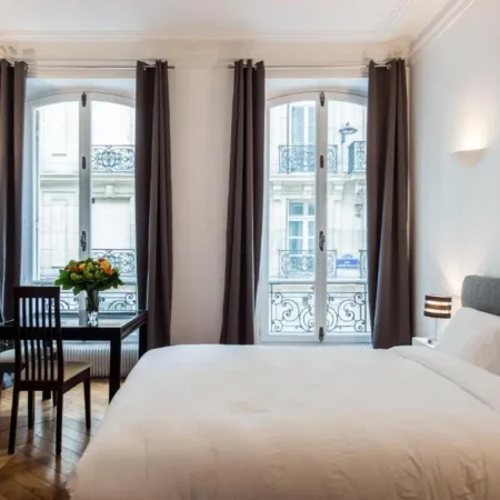 Paris Square – Luxury Bed & Breakfast