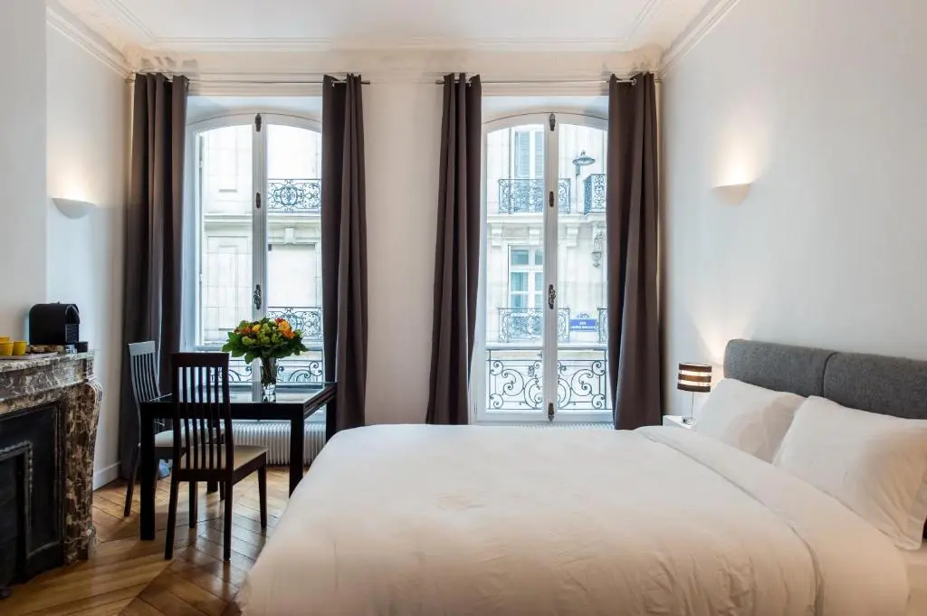 Paris Square – Luxury Bed & Breakfast
