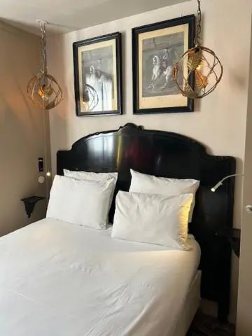 New Hotel Republique (ex-Albert’s Hotel)