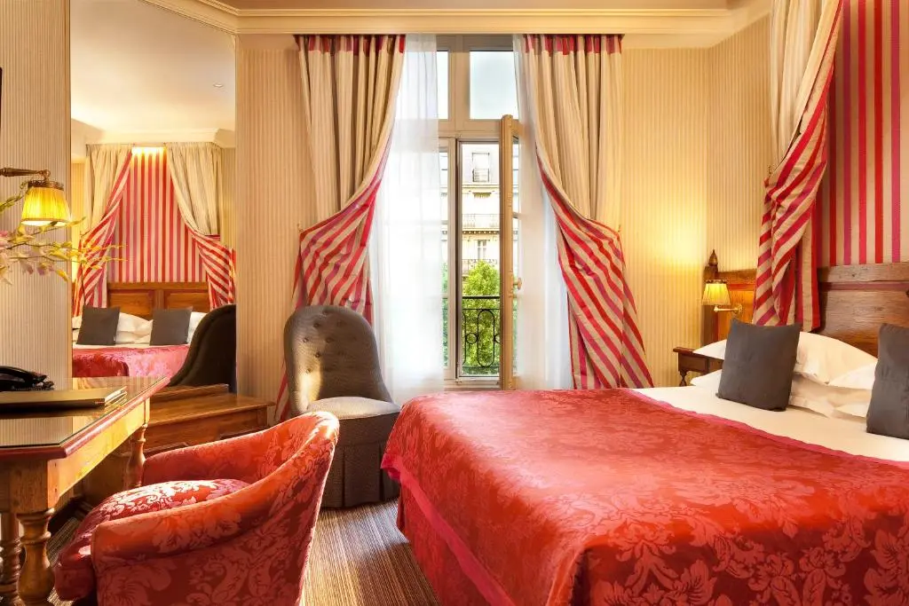 Au Manoir Saint-Germain des Pres.