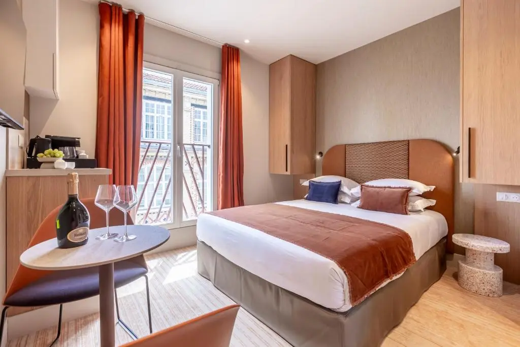 Suites FL by Sweett