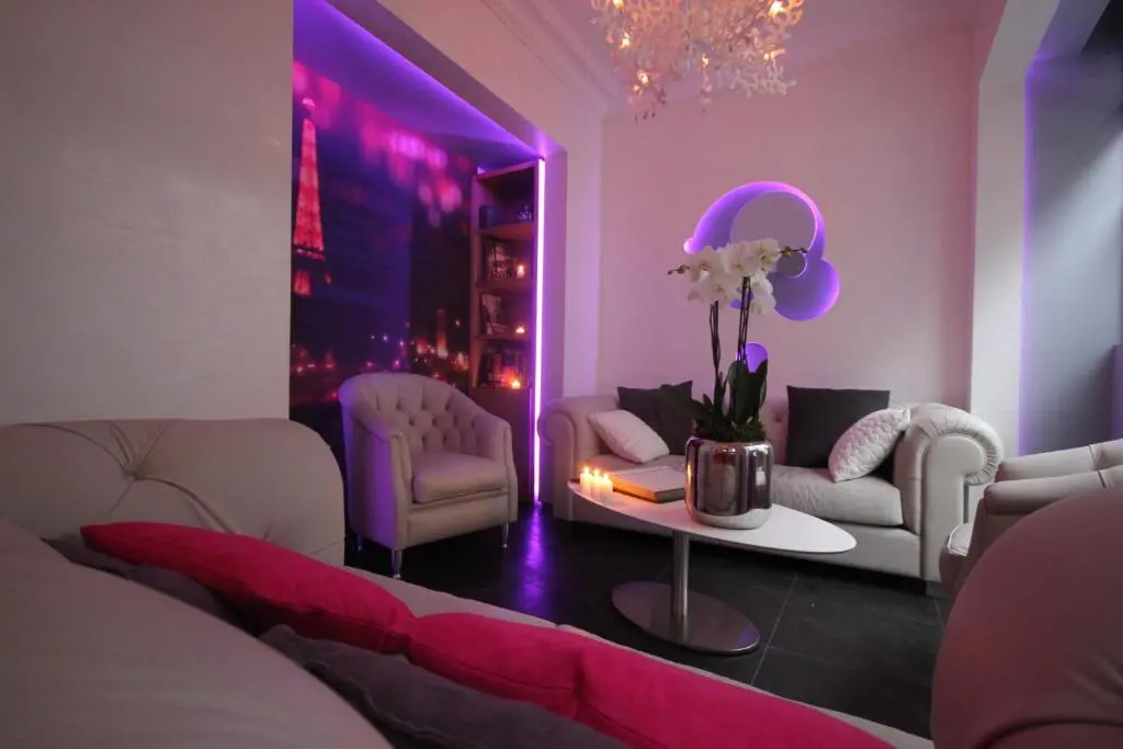 Hotel Lumieres Montmartre Paris