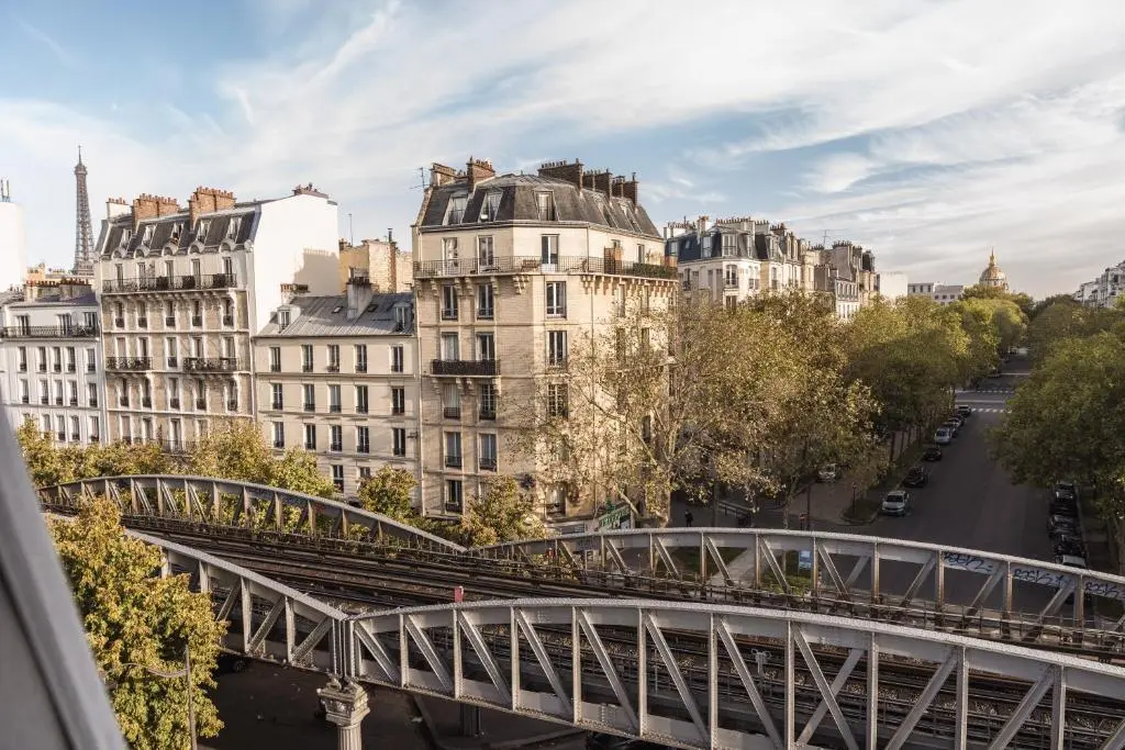 Hotel Eiffel Segur