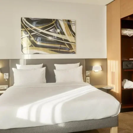 B&B HOTEL Paris Nord 18eme 4 etoiles.