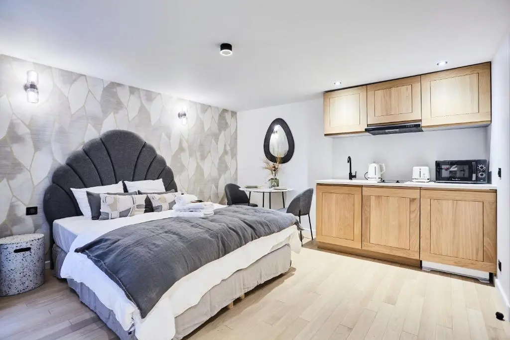 RESIDENCE CENTER OF PARIS-MONTORGUEIL