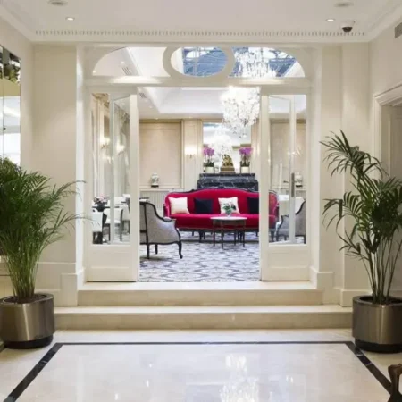 Hotel Saint-Petersbourg Opera & SPA