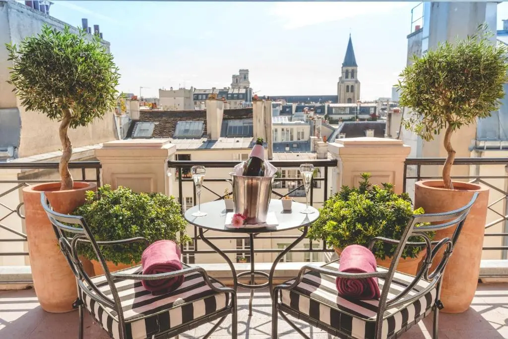L’Hotel | A Curious Group of Hotels