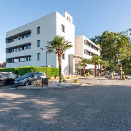 B&B HOTEL Pau Zenith