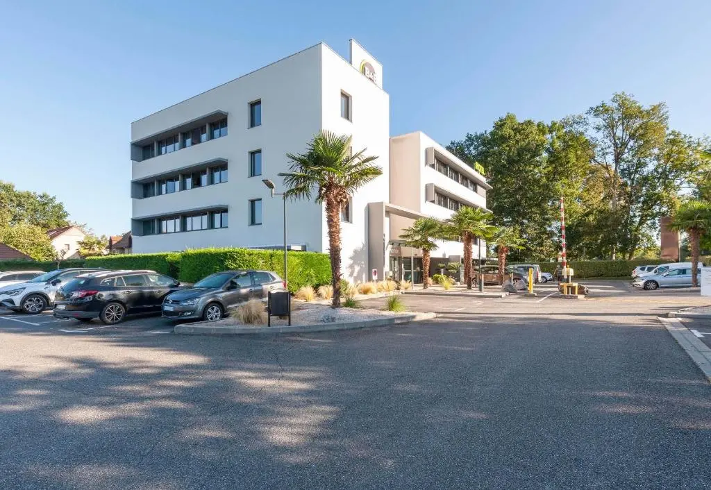 B&B HOTEL Pau Zenith