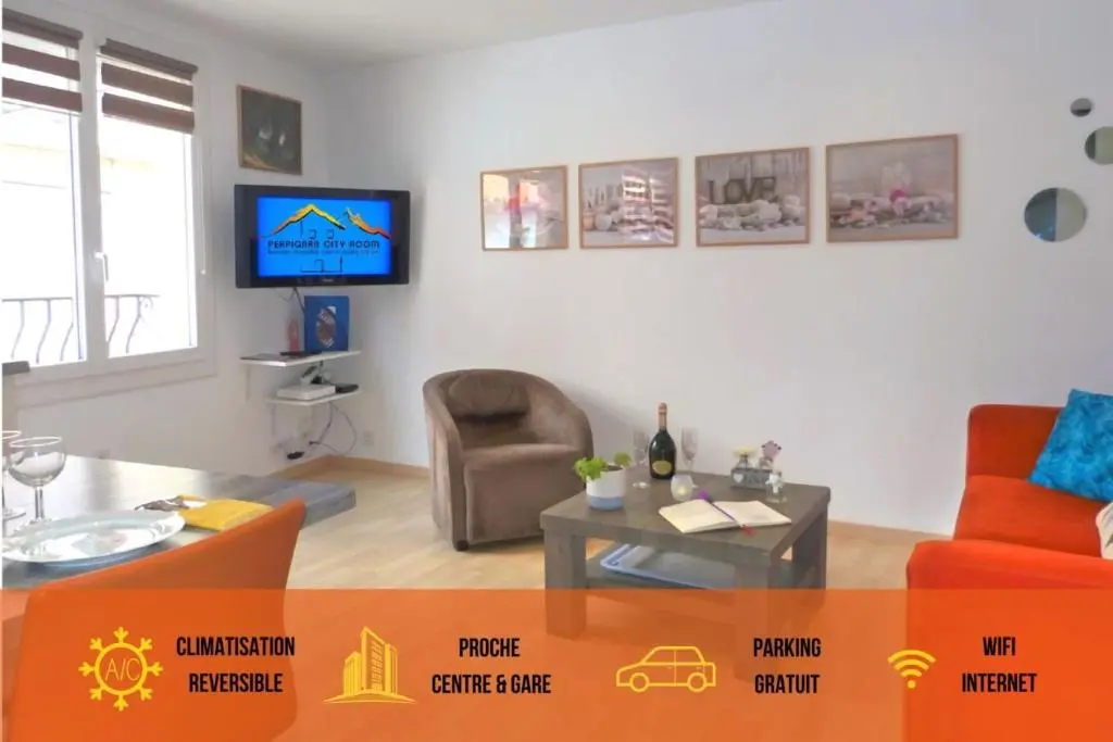 Perpignan City Room