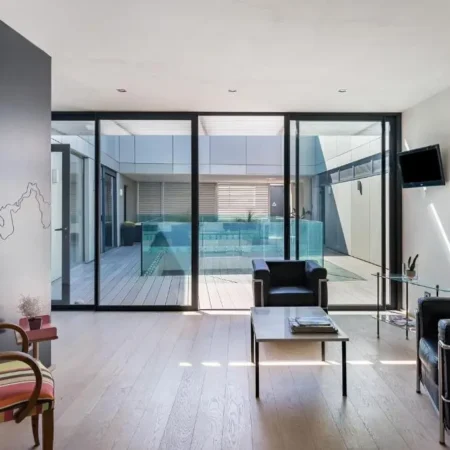 Loge de mer, Lodge Urbain-Perpignan