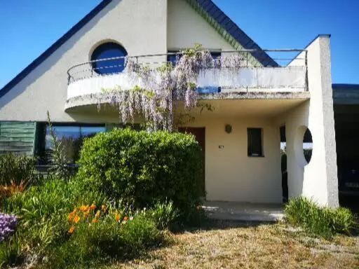 Maison fleurie et calme