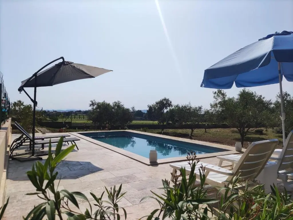 Grande Maison avec Piscine
