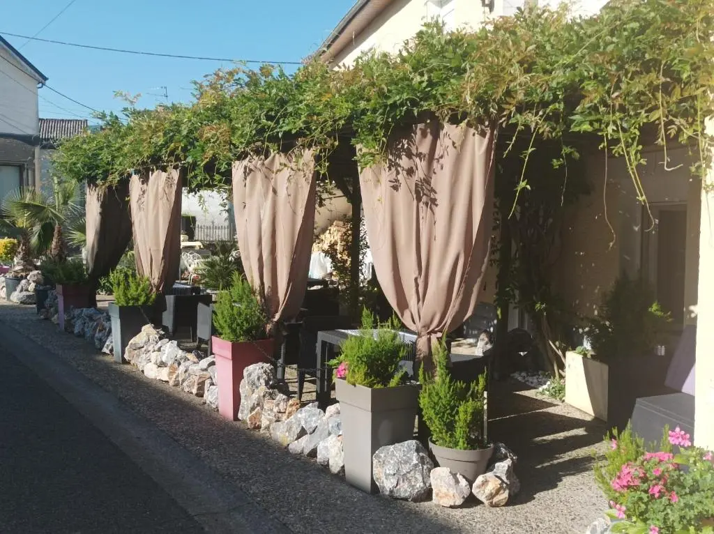 L’ Auberge Campagnarde, Poueyferre