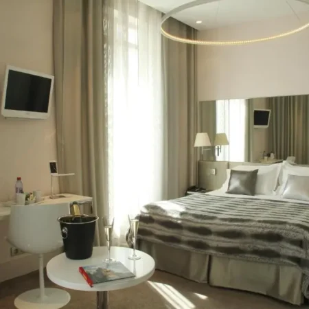 Le Cesar Hotel, Provins