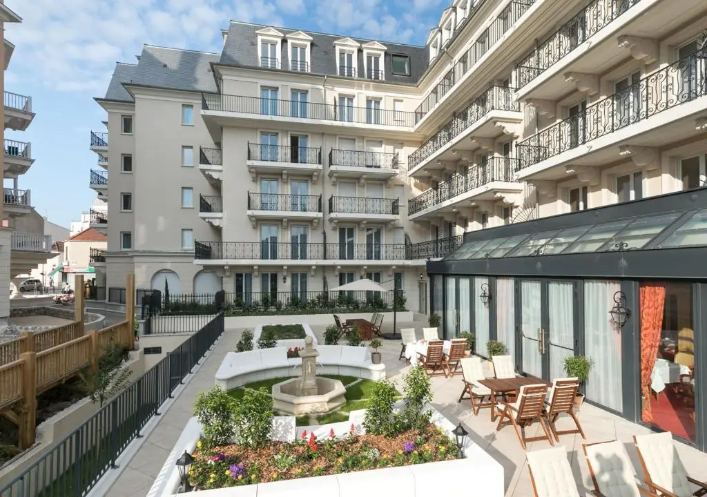 Residence Services Seniors Villa Medicis Puteaux