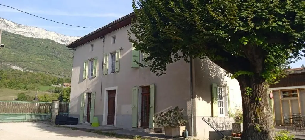 AUPRES DE NOS ARBRES
