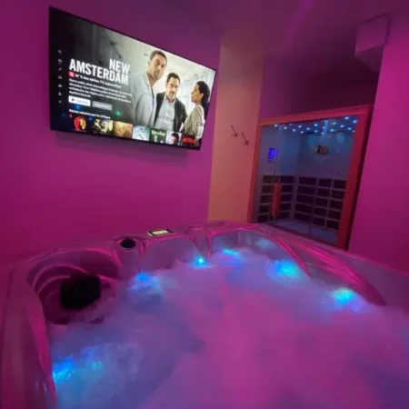 Eaux Spa – Jacuzzi & Sauna