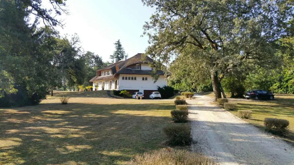 La Belle Chaumiere