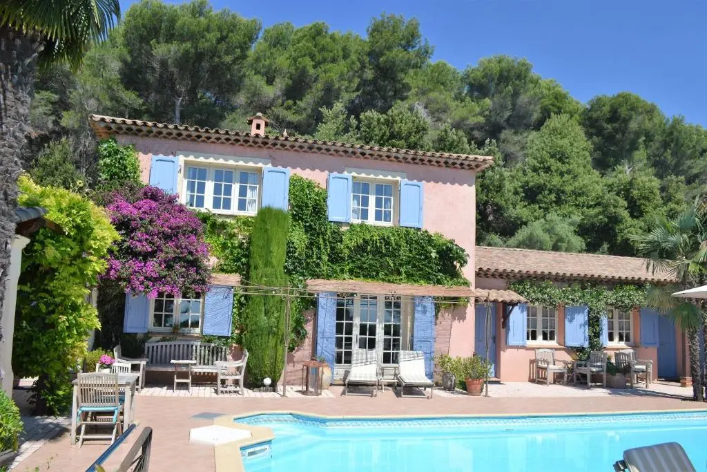 Le Mas Des Cigales – Bed and Breakfasts