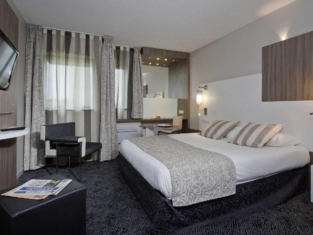 Hotel 77 Rubelles