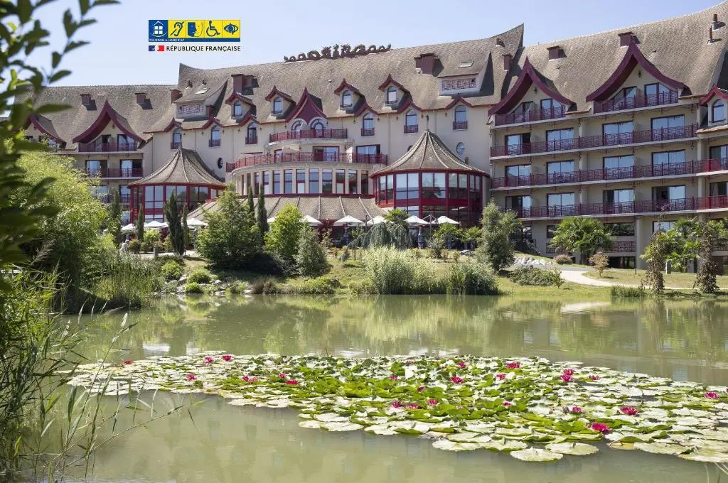 Hotel les pagodes