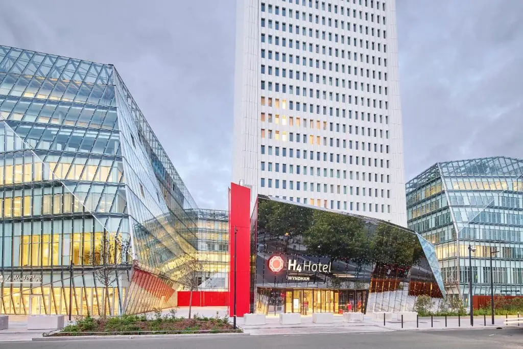 H4 Hotel Wyndham Paris Pleyel Resort