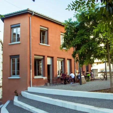 La Maison Rouge – Backpacker Hostel