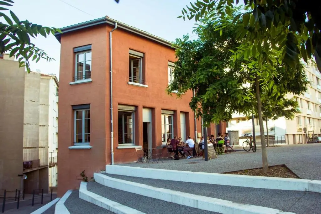La Maison Rouge – Backpacker Hostel
