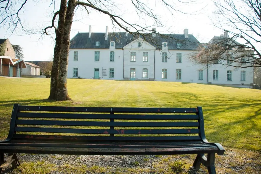 SURPRENANTES – Chateau du Pe