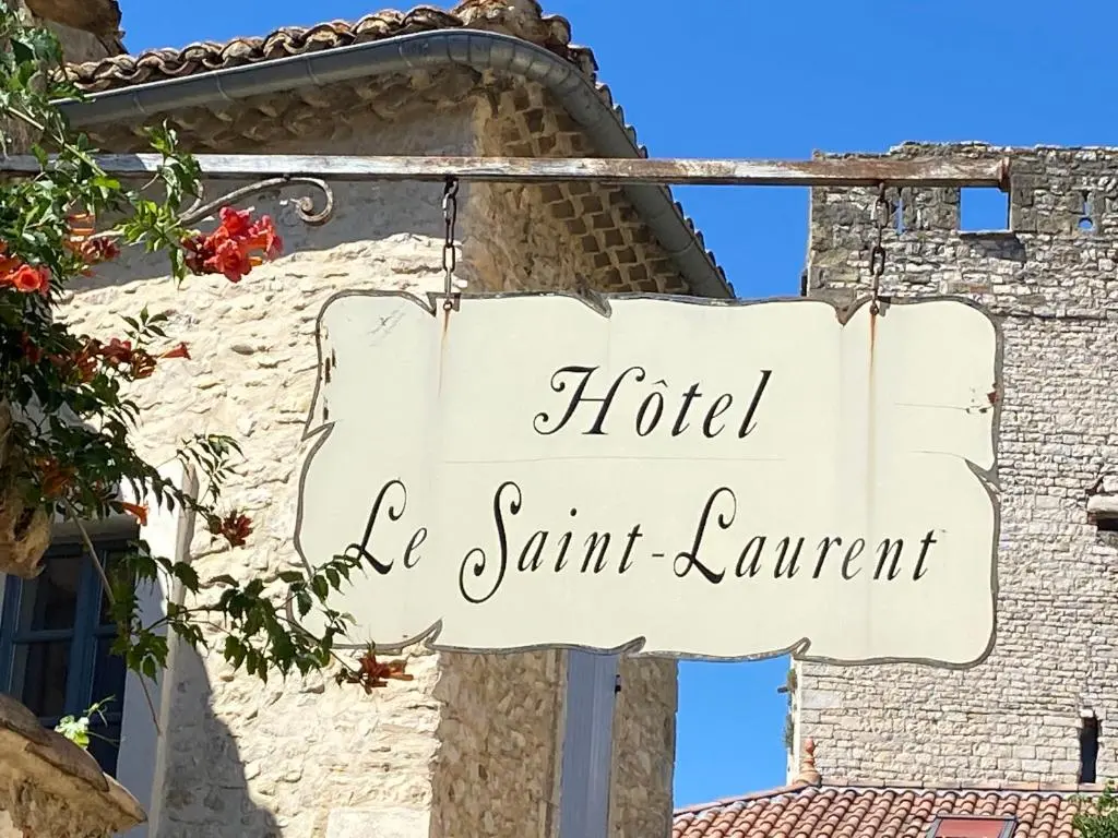 HOTEL LE SAINT LAURENT