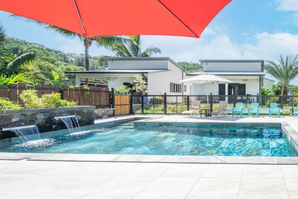O Ruisseau Lodges – Location de vacances 4* avec piscine a La Riviere Saint-Louis