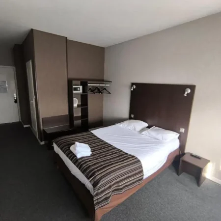 Adonis Lyon Est Hotel Artys