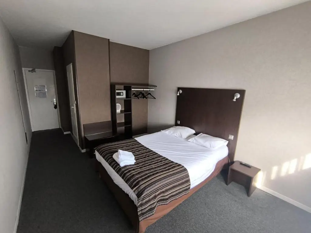 Adonis Lyon Est Hotel Artys