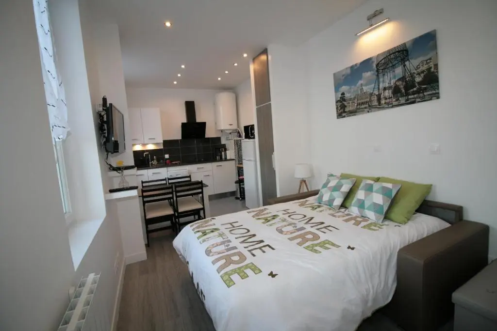 Comme a la Maison St Quentin
