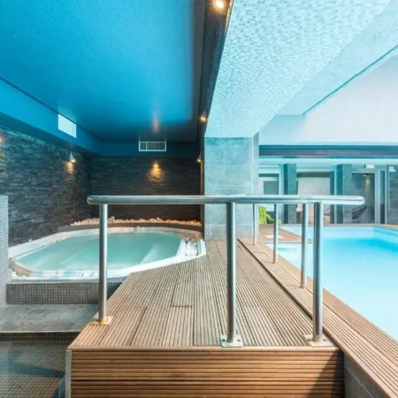 Hotel Brise de Mer – Piscine interieure & exterieure