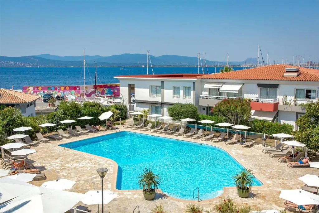 QUAIRAPHAEL RESTAURANT
