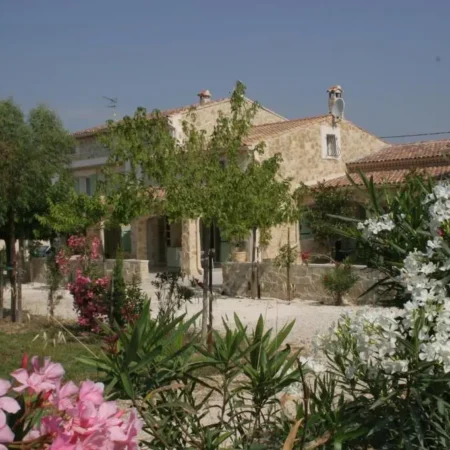 LOCATIONS DES ALPILLES