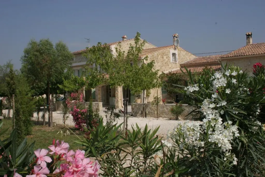 LOCATIONS DES ALPILLES