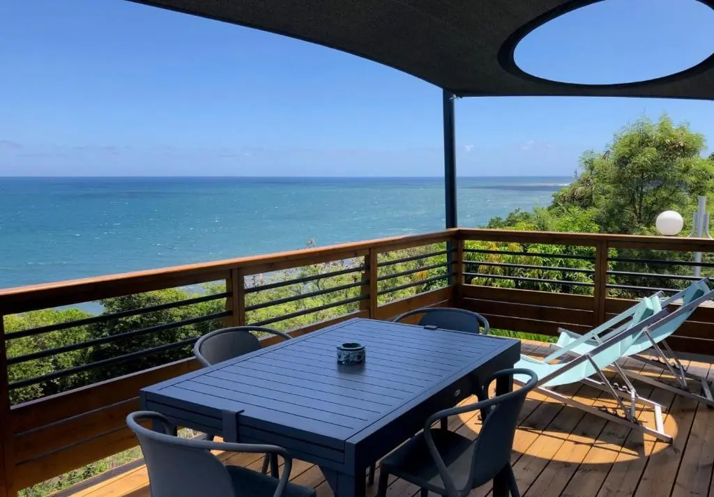 Les pailles en queue: Location saisonniere de Charme & Standing avec jacuzzi, l’ocean comme seul horizon a la Reunion