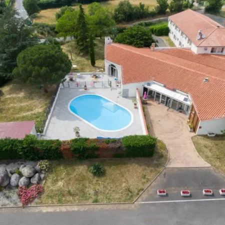 greet Hotel Castres Saix