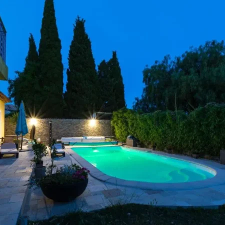 Villa de la terre blanche