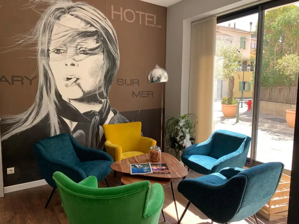 Holidays & Work Hotel Restaurant