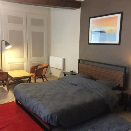 Chambre spacieuse au calme
