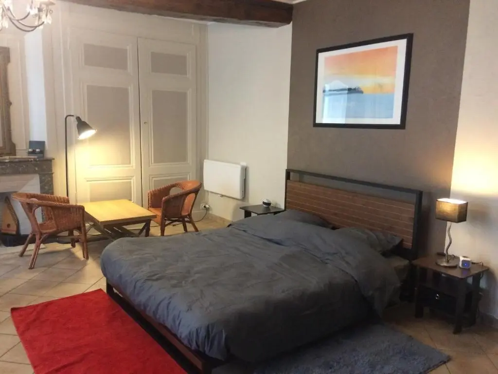 Chambre spacieuse au calme